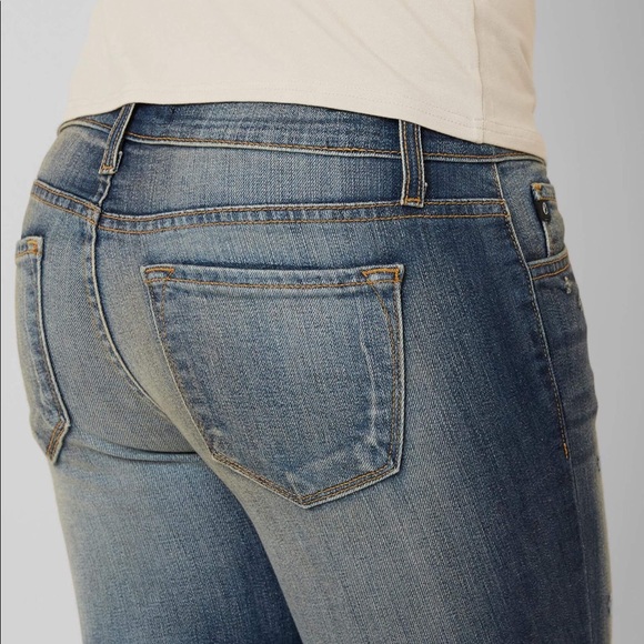 💎KanCan Distressed Skinnies - Picture 5 of 8